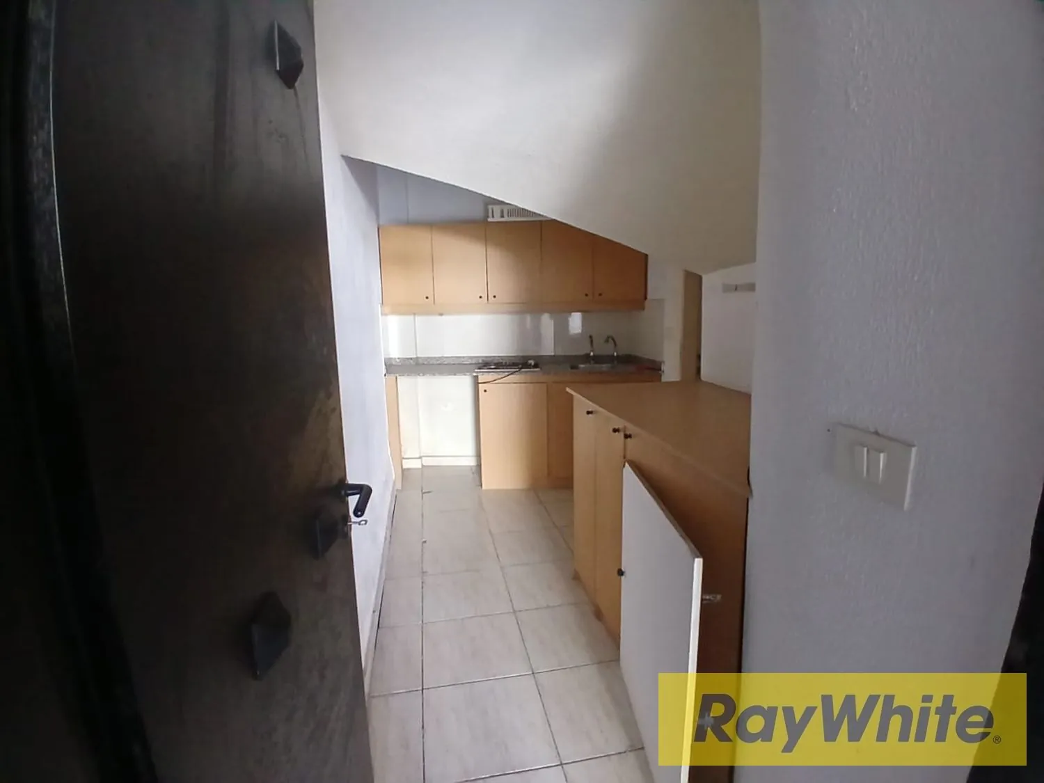 Shop For Rent In Mazraat Yashouh — الصورة 3