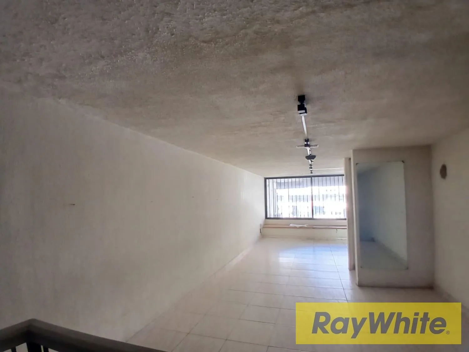 Shop For Rent In Mazraat Yashouh — الصورة 4
