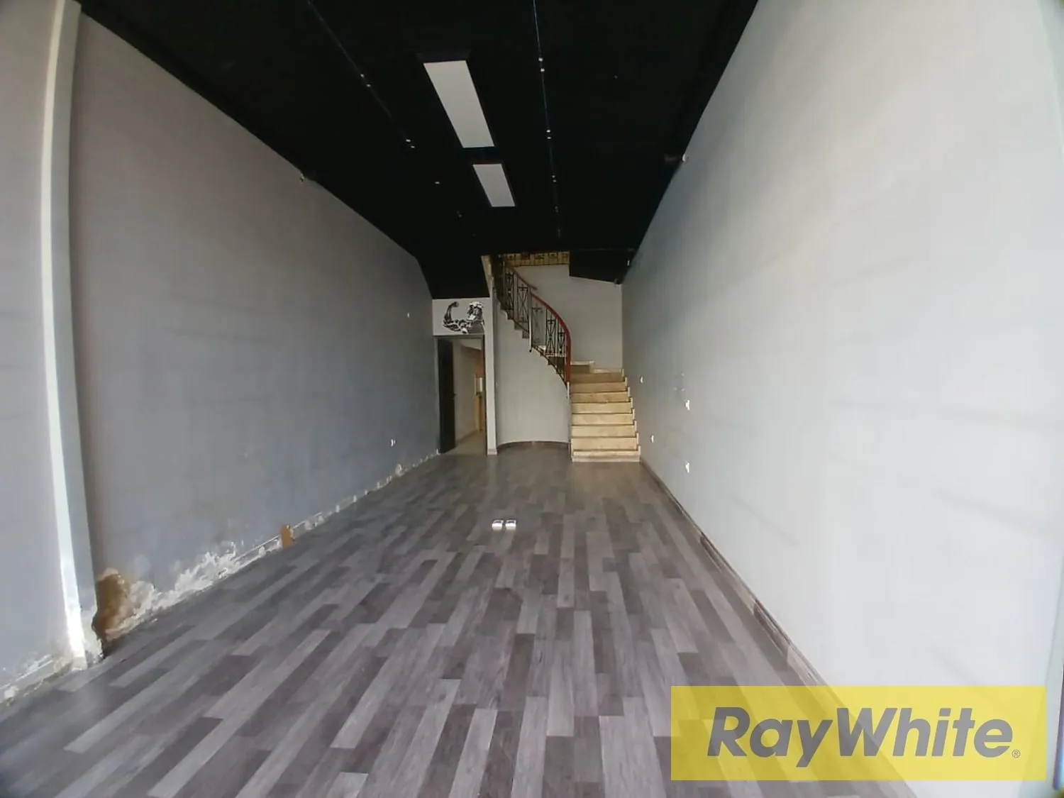 Shop For Rent In Mazraat Yashouh — الصورة 5