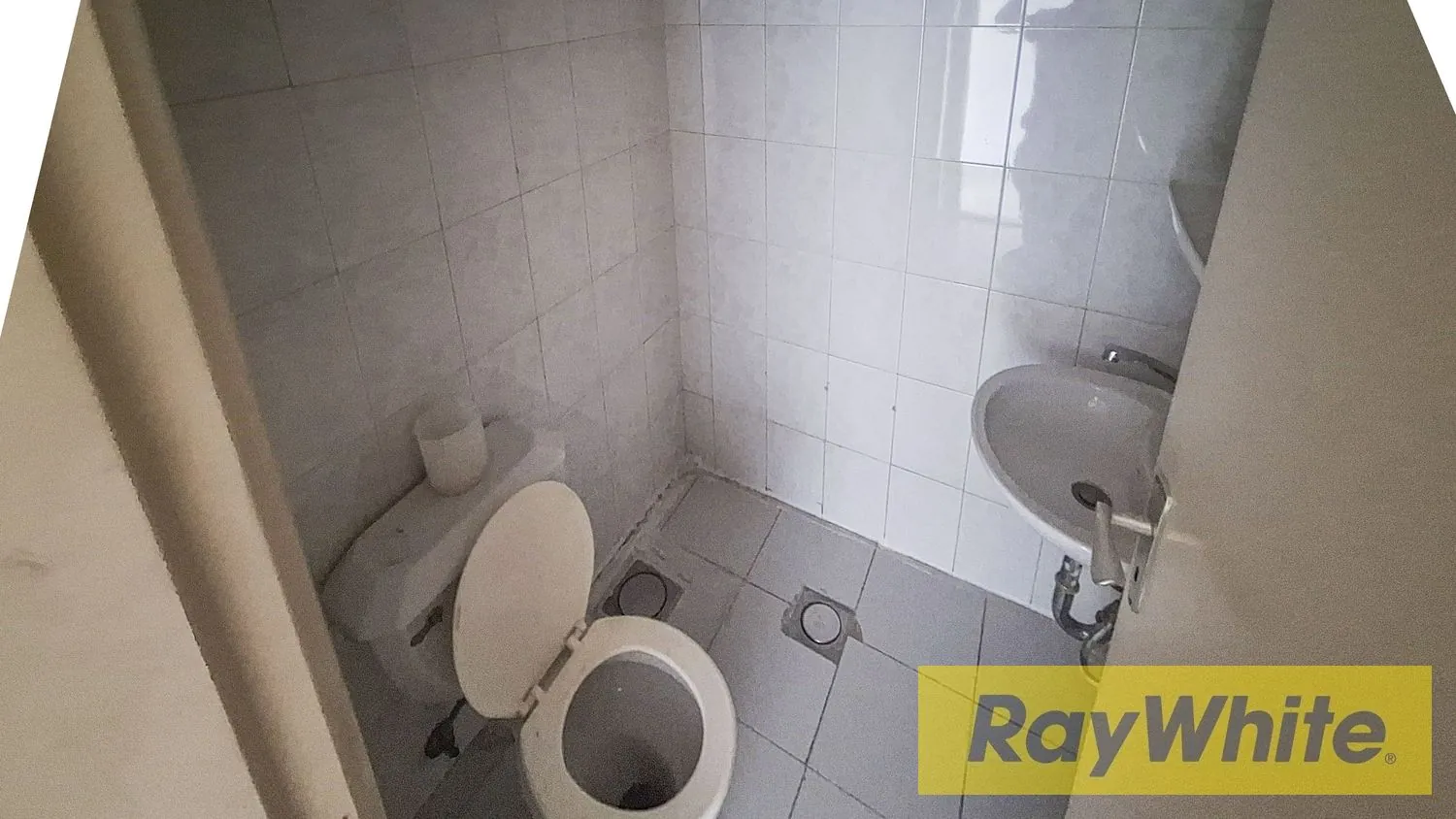 Office For Sale In Dekwaneh — الصورة 5