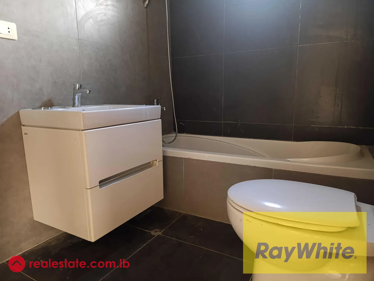 Apartment For Sale In Rabweh — الصورة 5