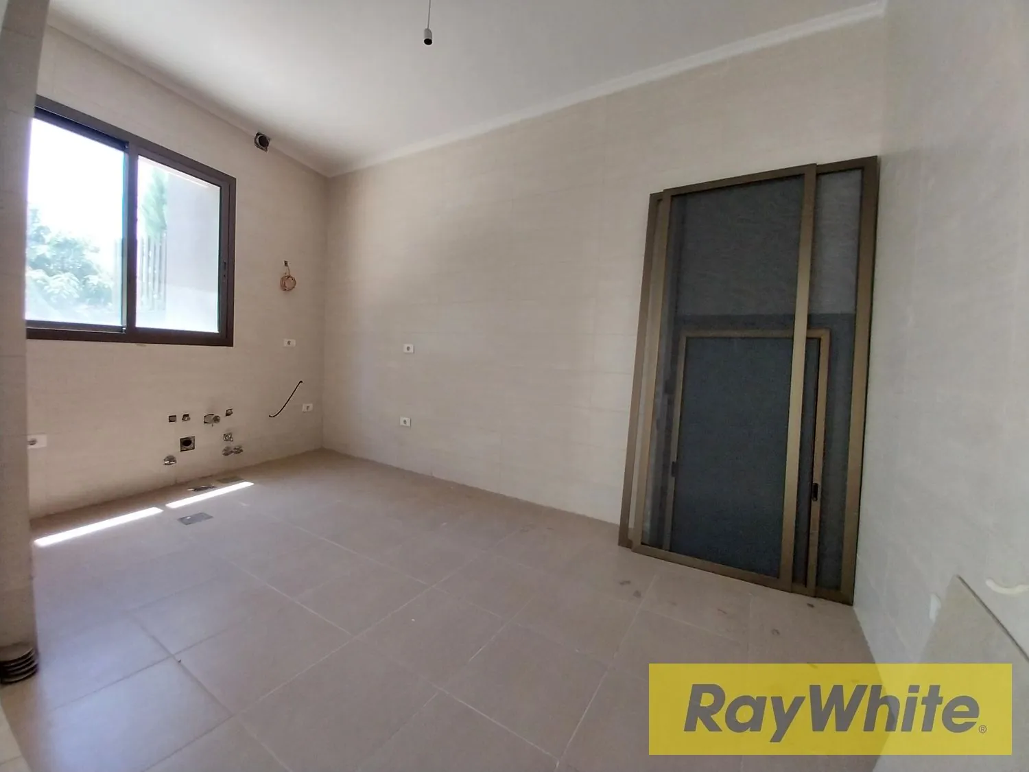 Apartment For Sale In Awkar – Brand New With Terrace — الصورة 3