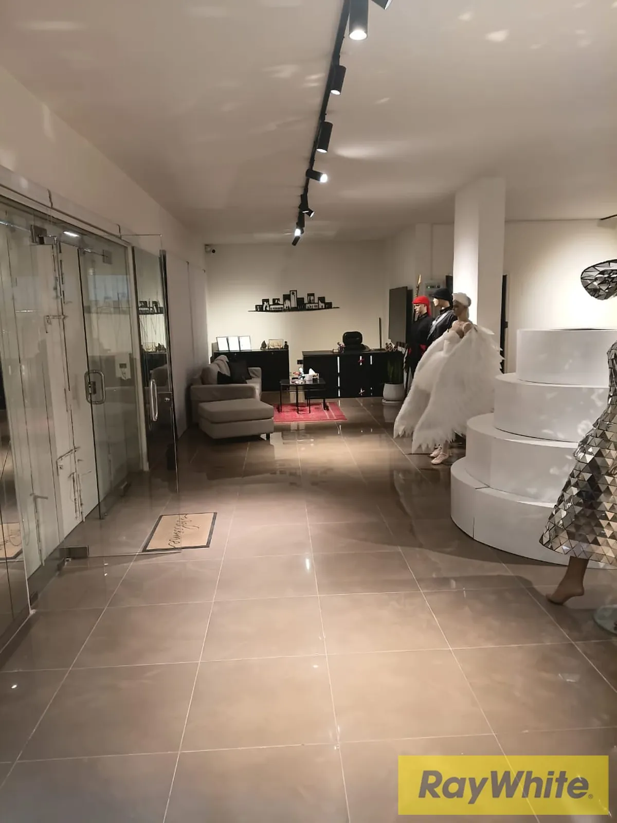 Prime Shop For Sale In Ain Remmaneh | Excellent Commercial Opportunity — الصورة 3