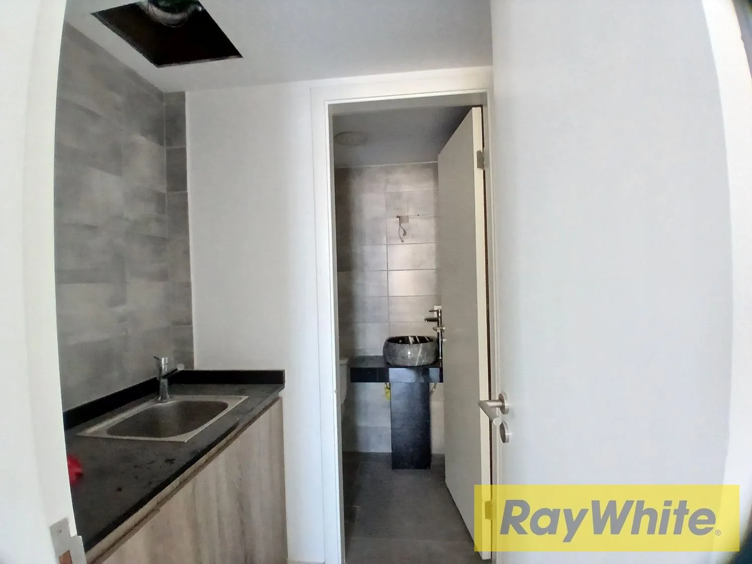 Office For Sale In Zalka Highway – Prime Location With Sea View — الصورة 3