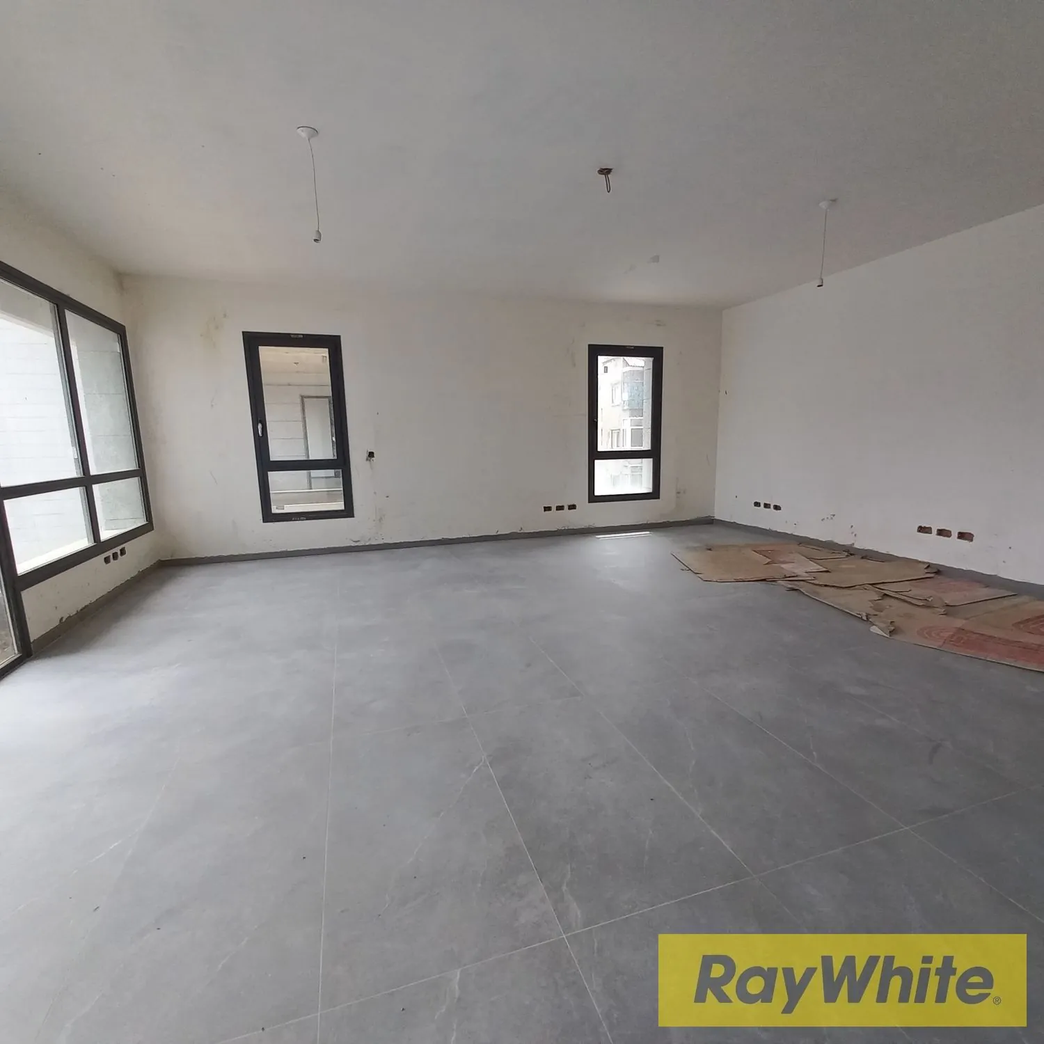 Office In Jal El Dib For Sale In Jal El Dib / New Built — الصورة 2