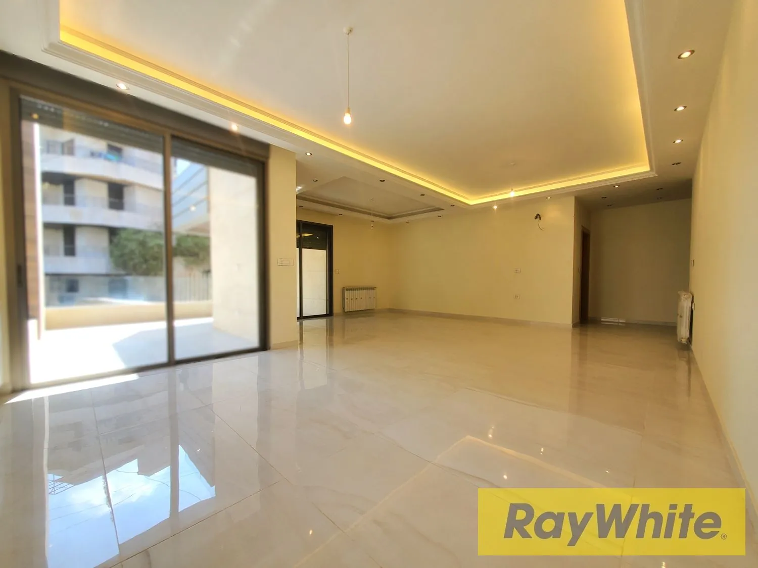 Apartment With Garden For Sale In Ain Aar — الصورة 5