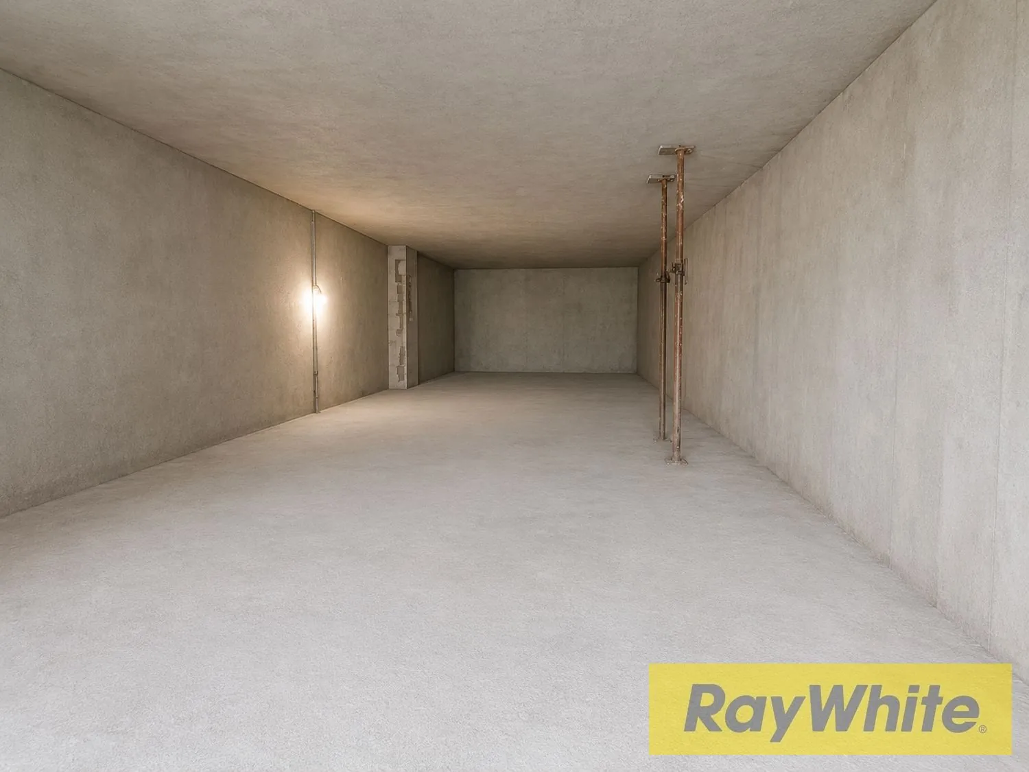 Prime Showroom For Rent In Beit El Kiko |core And Shell| — photo 3