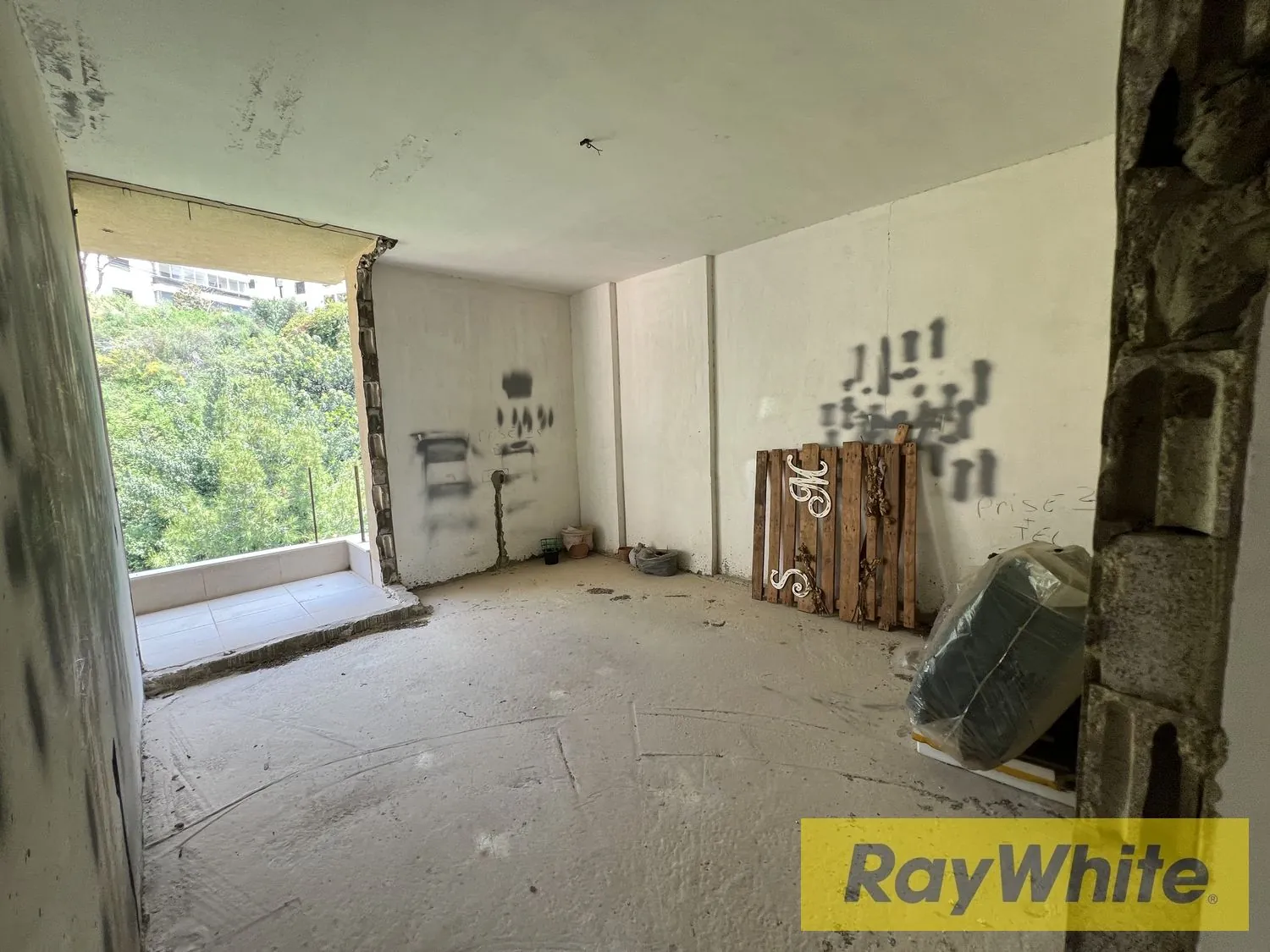 Triplex For Sale In Mansourieh – 350 Sqm, Semi-furnished — photo 2