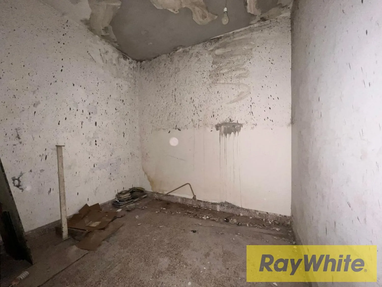 Prime Shop For Rent In Sakiet El Janzeer — photo 5