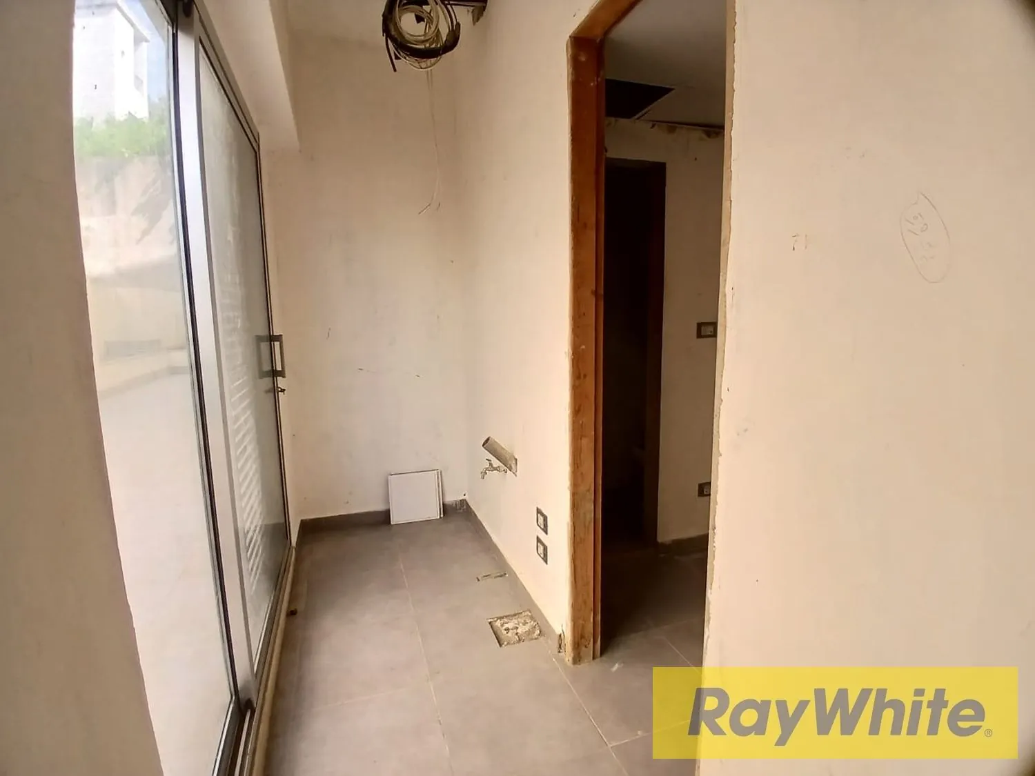 Spacious Apartment With Terrace For Sale In Beit El Kiko — الصورة 4