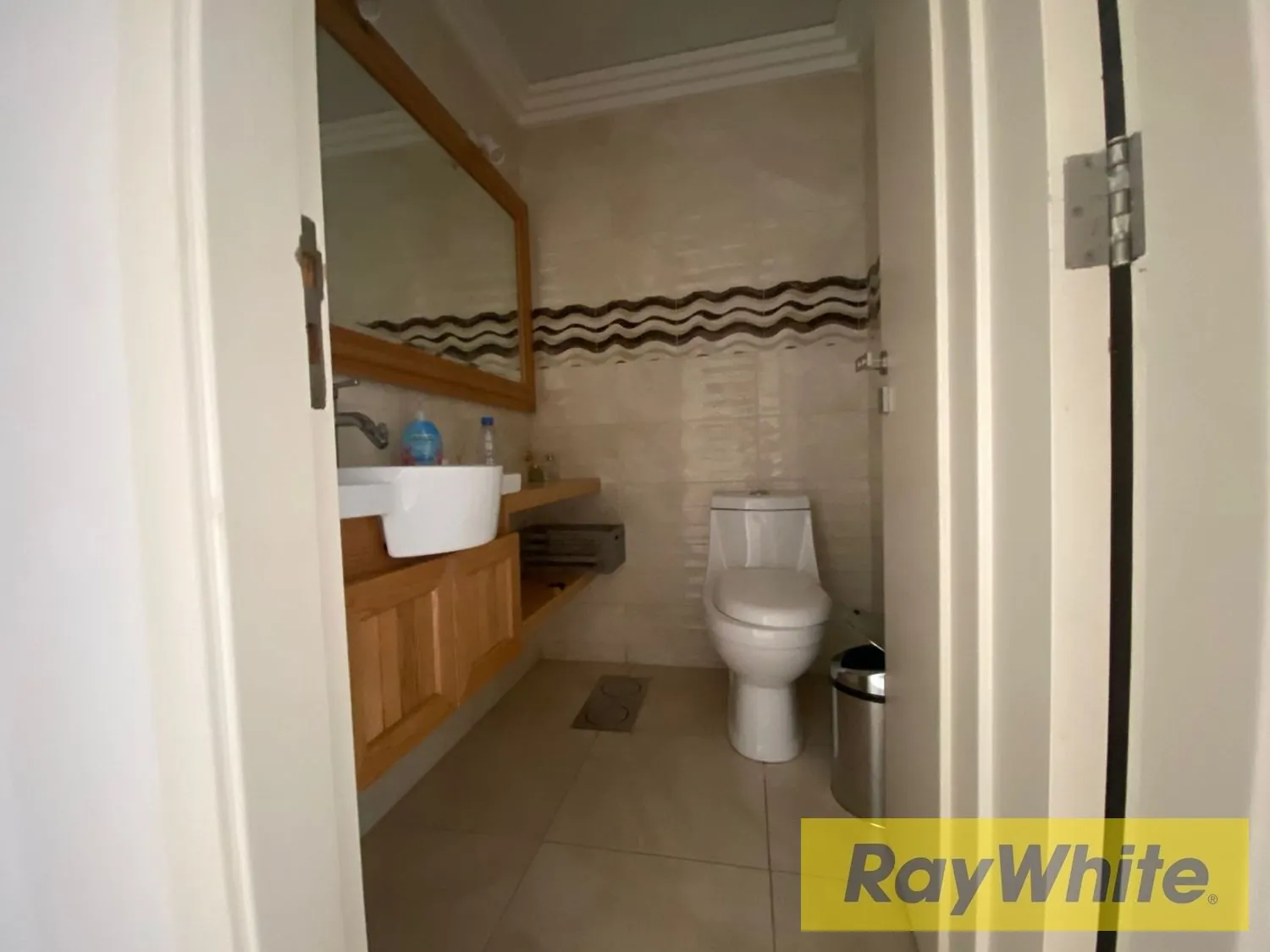 Fully Furnished Apartment For Sale In Dbayeh — الصورة 2