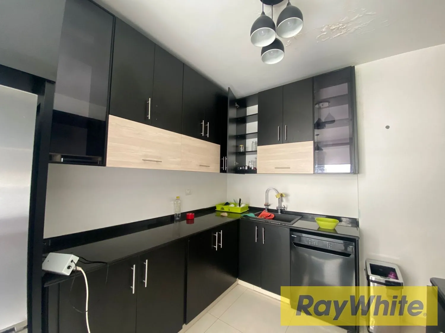 Fully Furnished Apartment For Sale In Dbayeh — الصورة 5