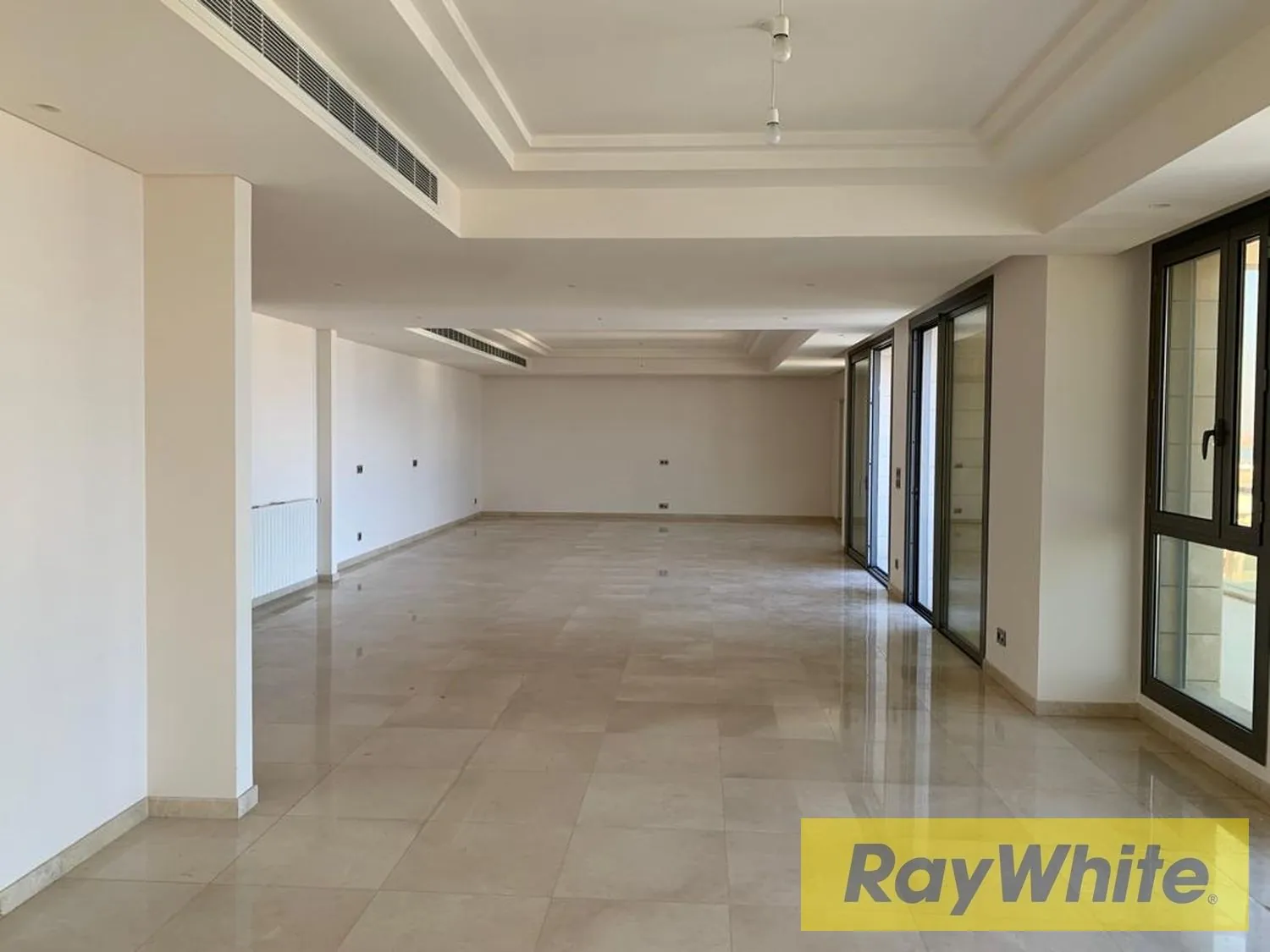 Indulgent Penthouse For Sale In Waterfront City — photo 3