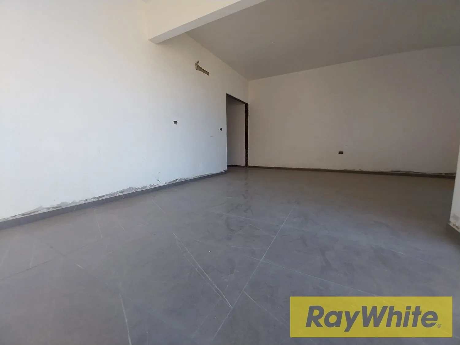 Brand-new Apartment With Roof For Sale In Zalka — الصورة 2