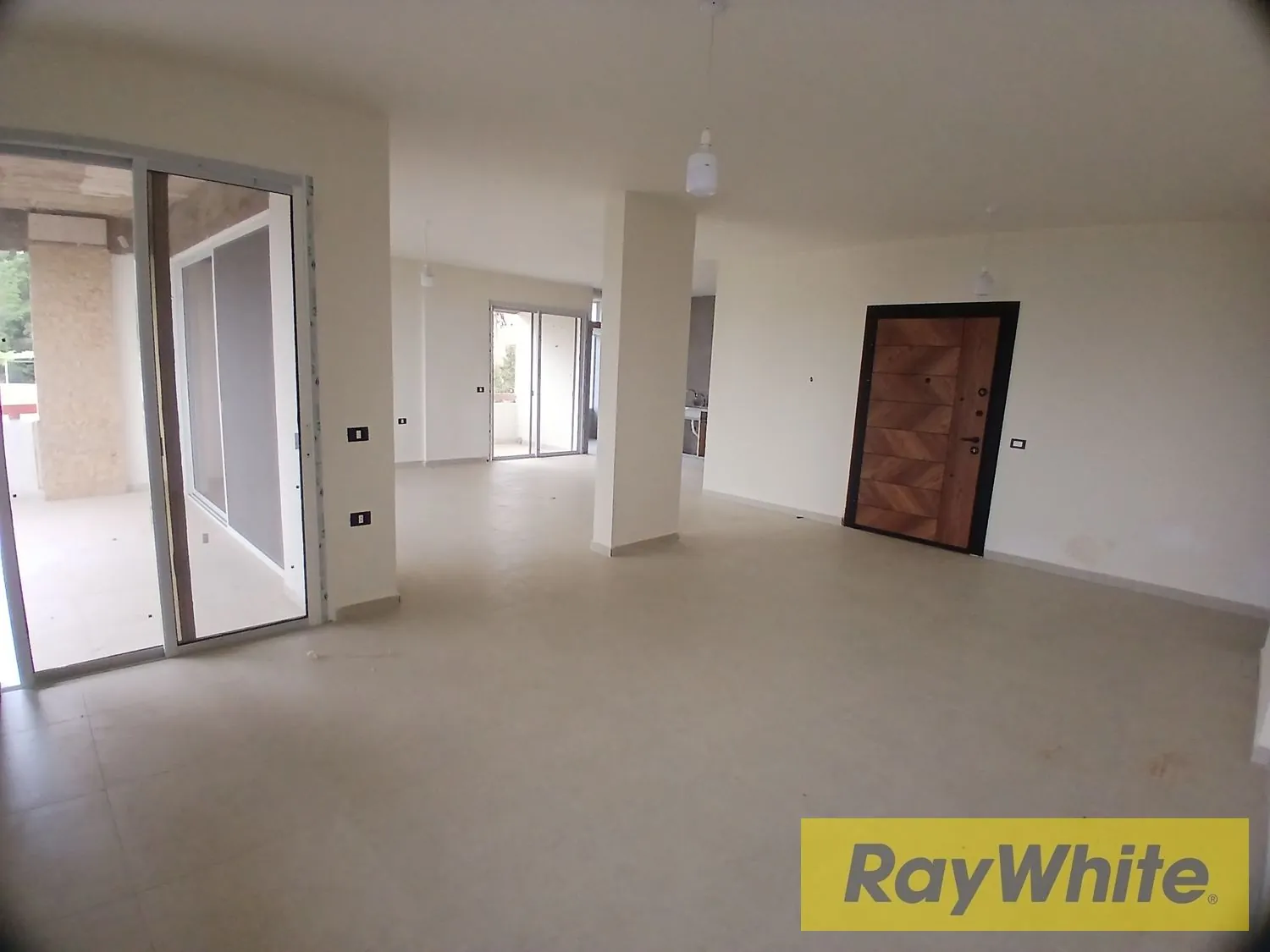 Fully Renovated Apartment For Rent In Dbayeh — الصورة 2