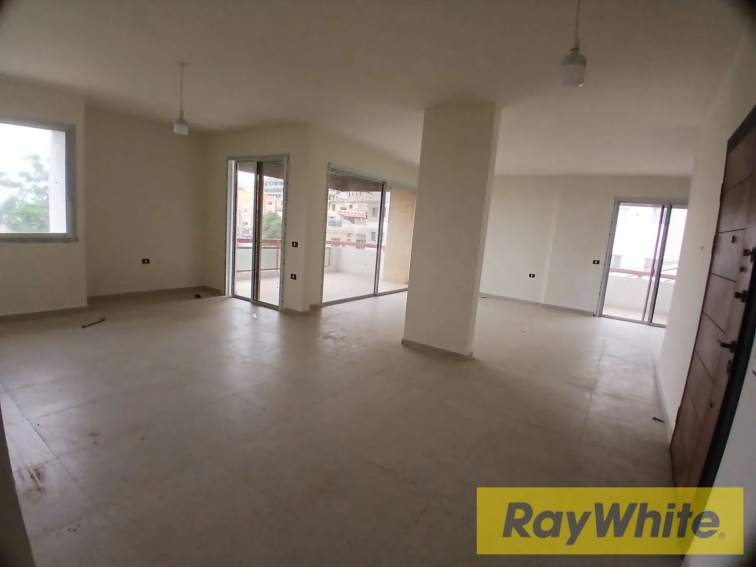 Fully Renovated Apartment For Rent In Dbayeh — الصورة 4