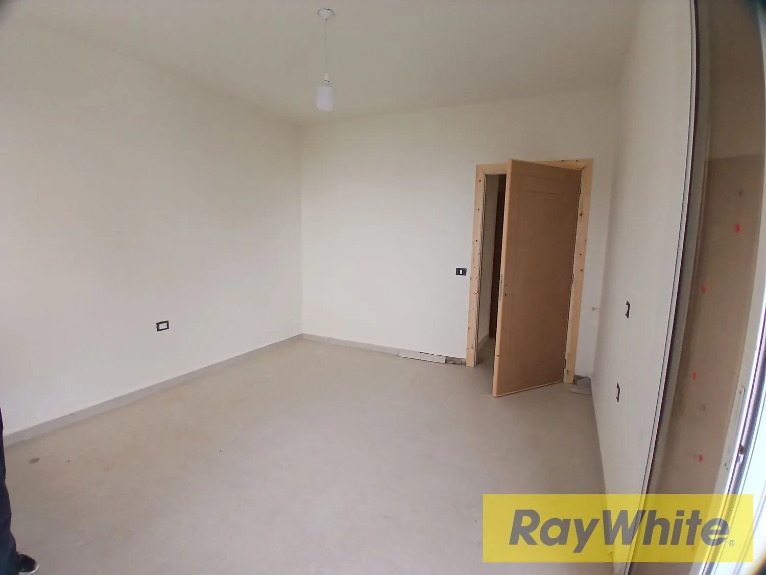 Fully Renovated Apartment For Rent In Dbayeh — الصورة 5