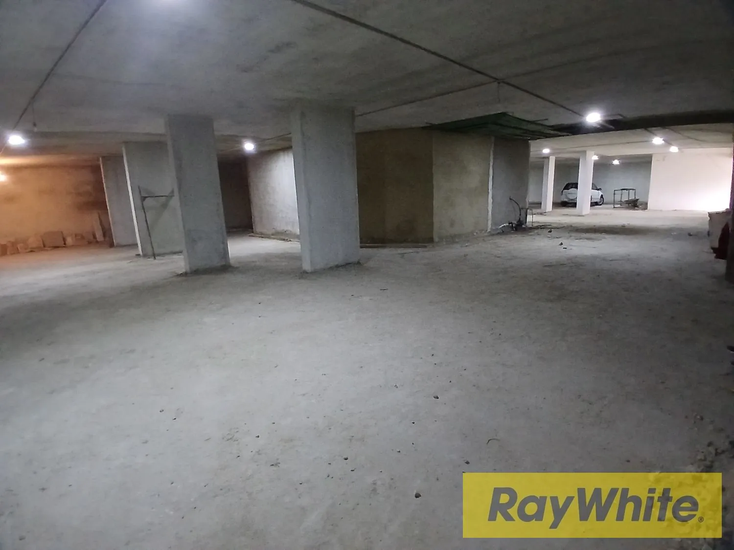 Warehouse With Land For Sale In Beit El Kiko