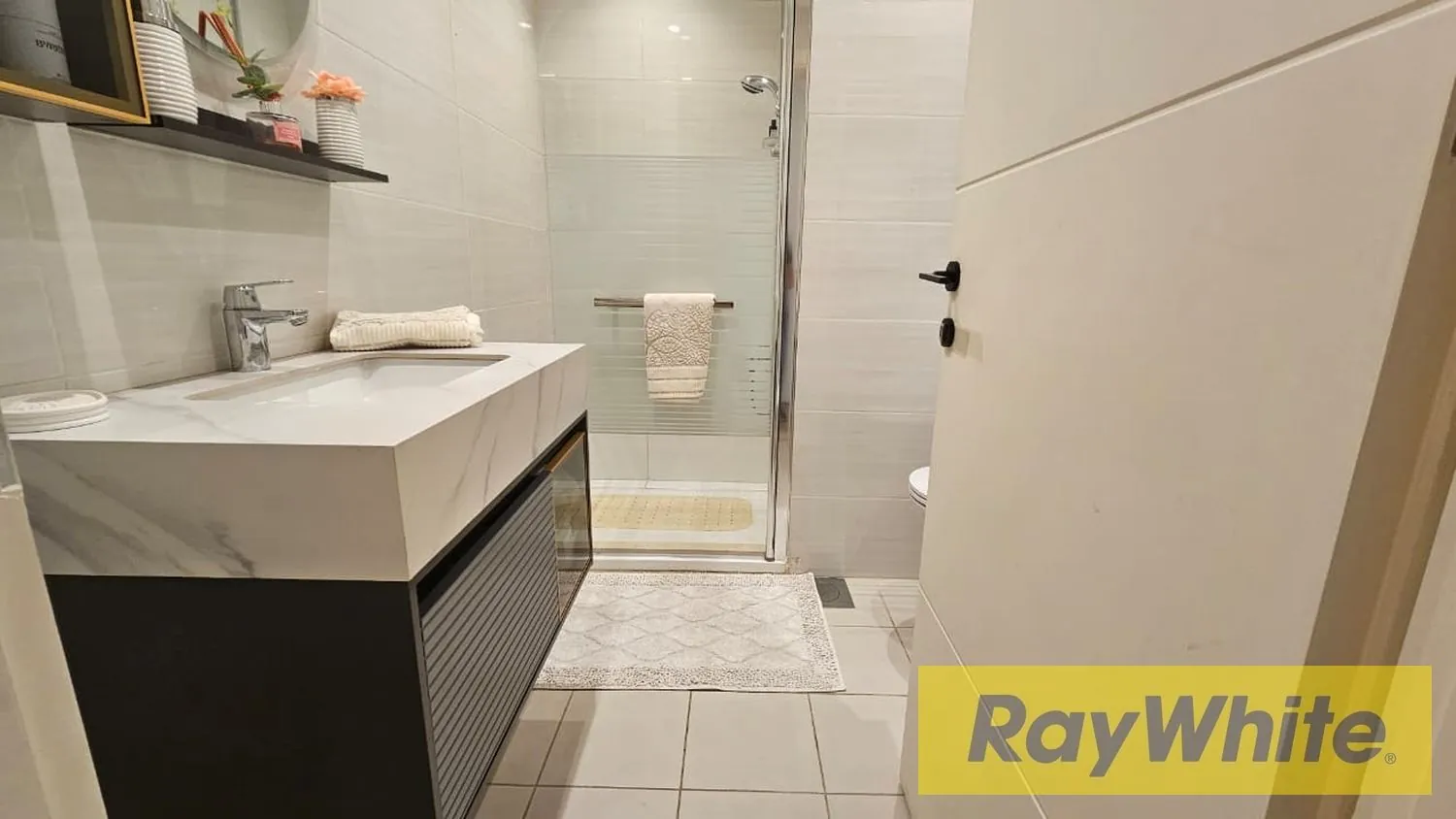 Apartment For Sale In Hazmieh|prime — الصورة 2