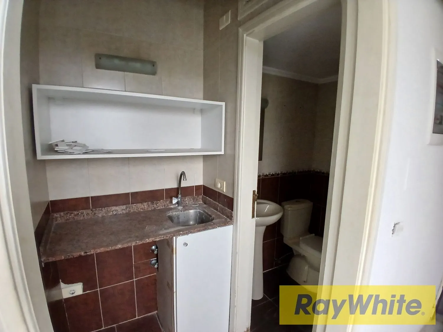 Office For Rent In Naqqache — الصورة 5
