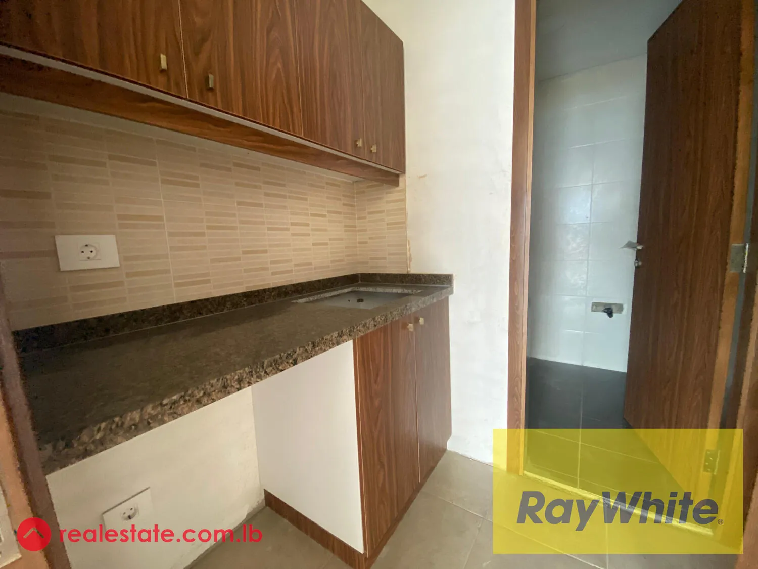 Office For Sale In Dbayeh — الصورة 2