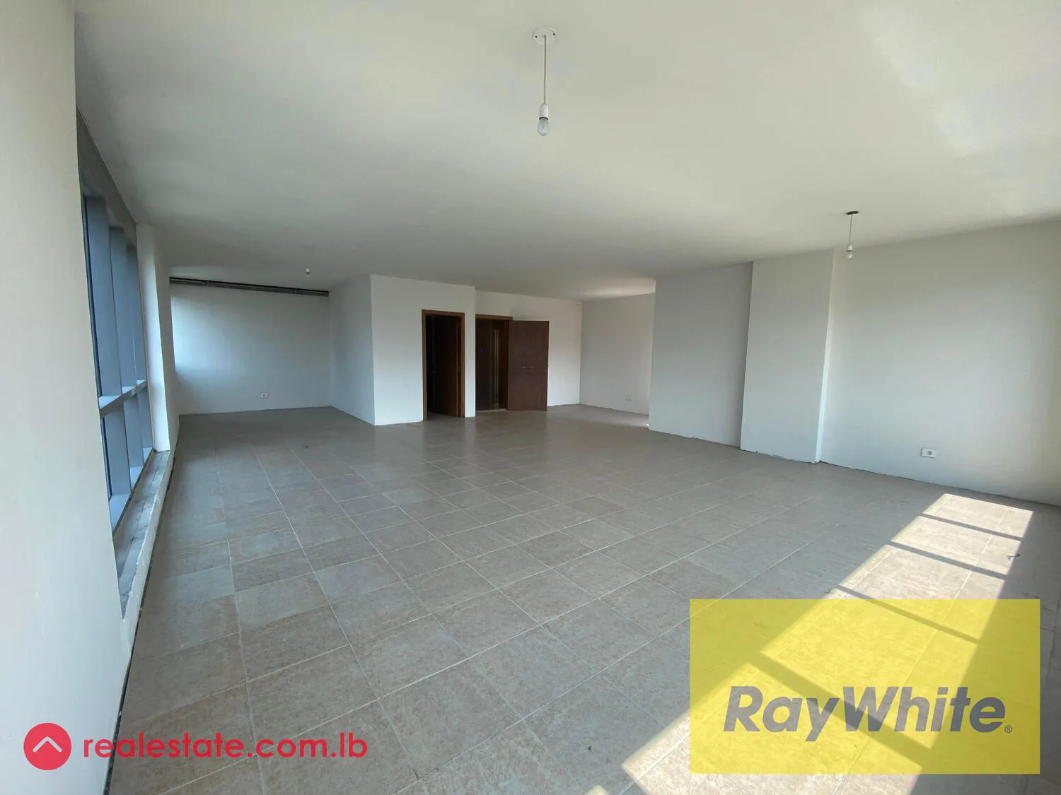 Office For Sale In Dbayeh — الصورة 5