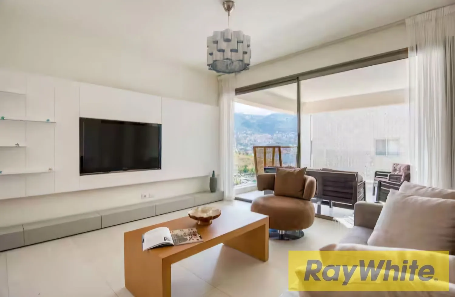 Luxurious Chalet For Sale In Tabarja — الصورة 4