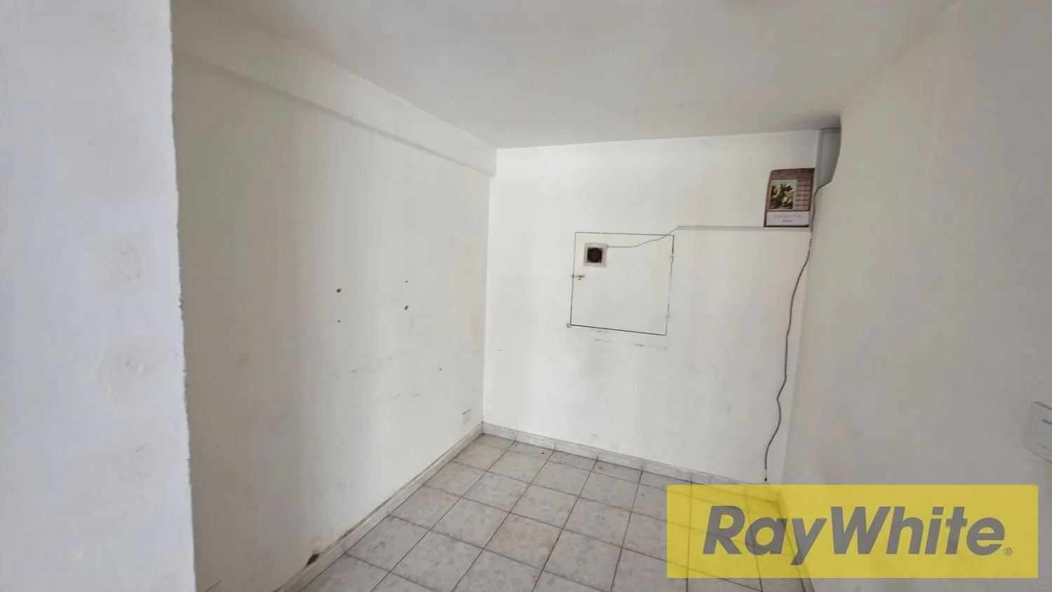 Shop For Rent In Safra — الصورة 5
