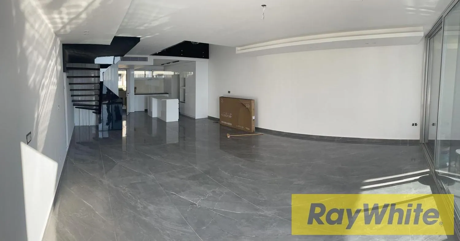 Triplex Chalet For Sale In Safra — الصورة 4