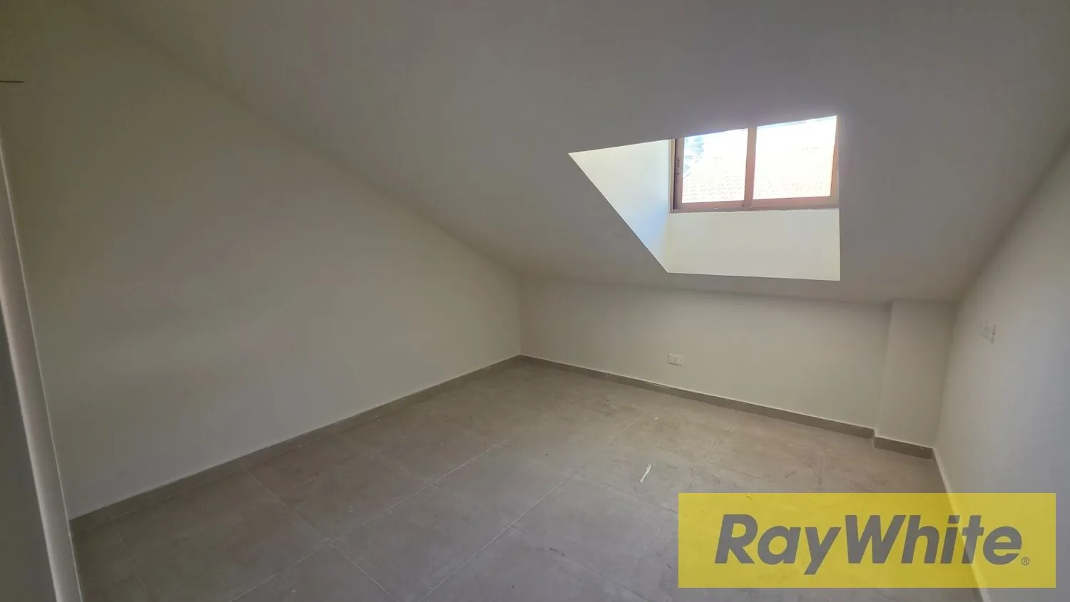 Duplex Apartment For Sale In Safra — الصورة 4