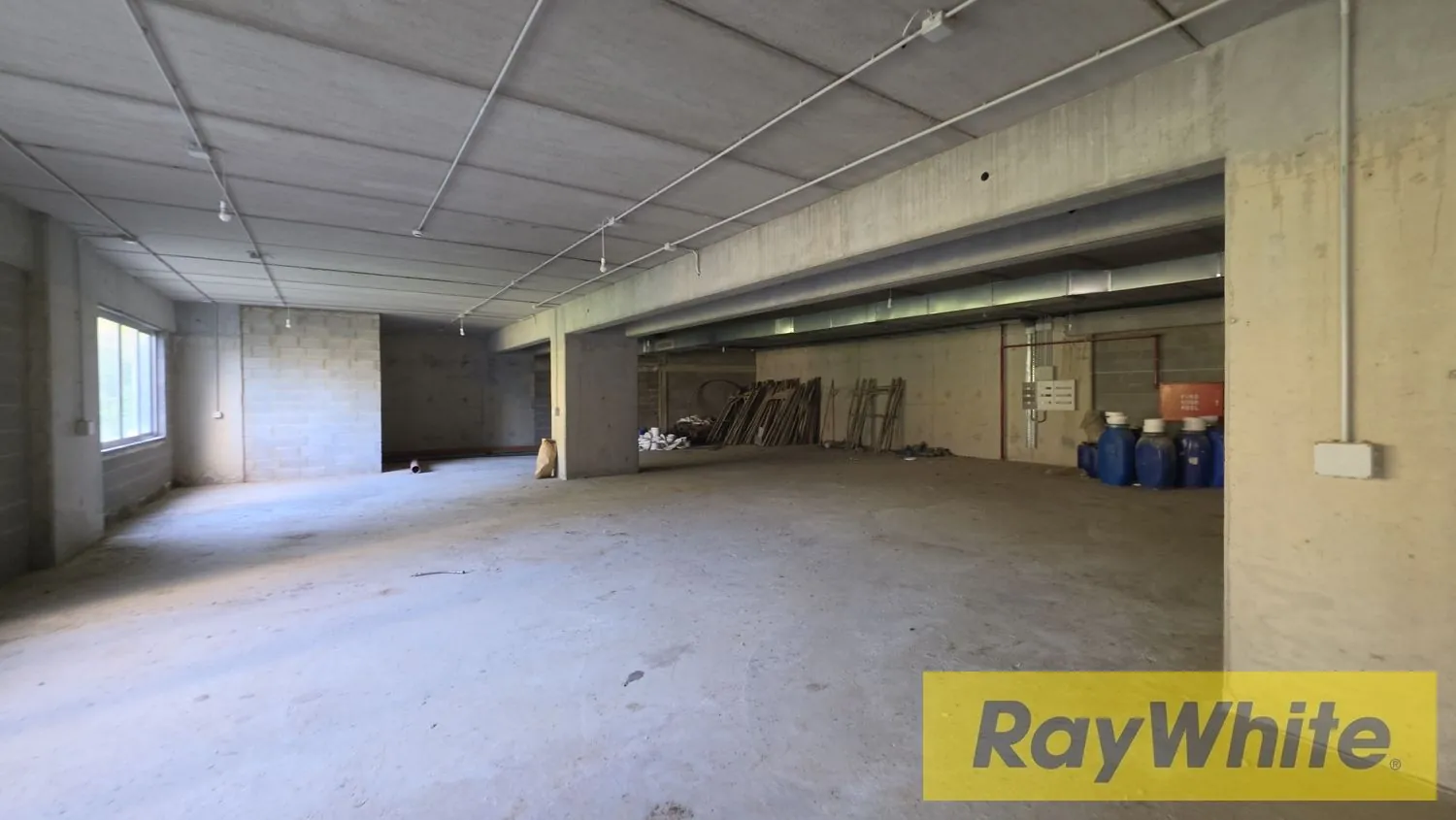 Warehouse For Rent In Nahr Ibrahim Jbeil — الصورة 5
