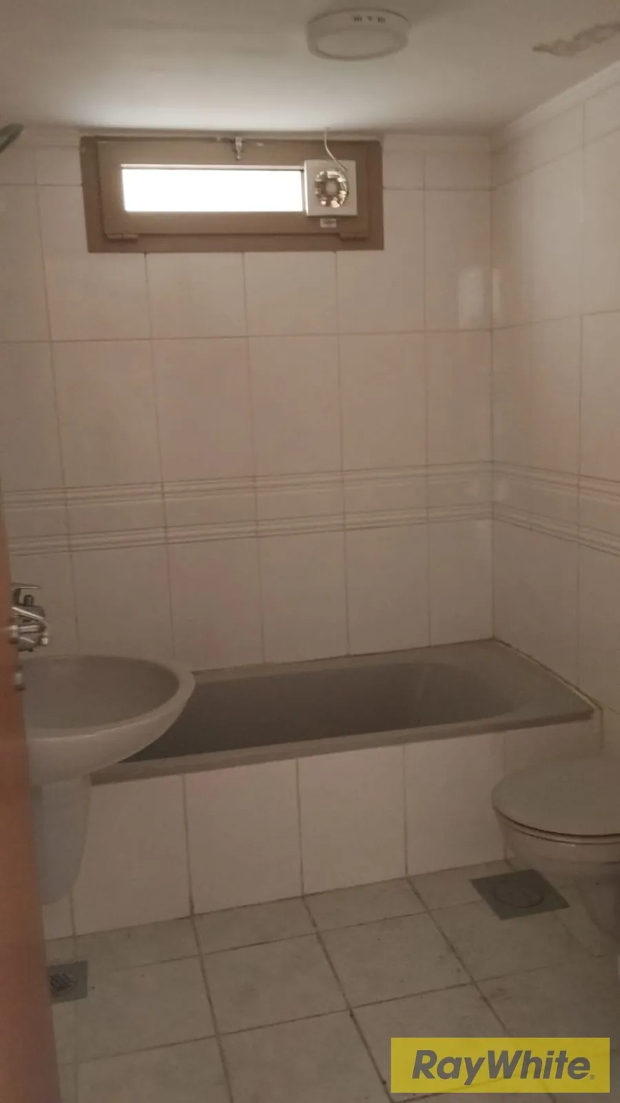 Spacious Apartment For Sale In Achrafieh With City View — الصورة 4