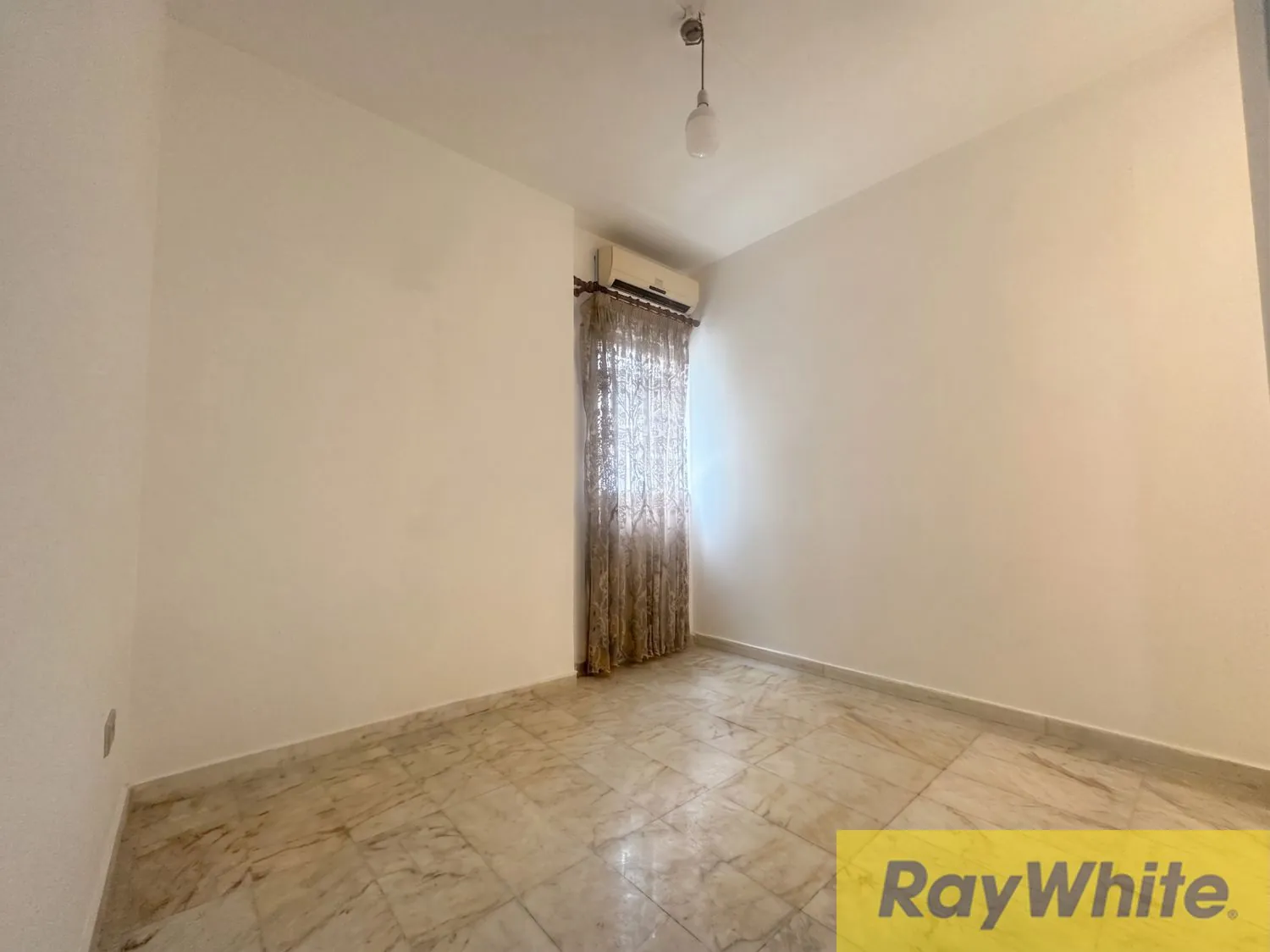 Office For Rent In Mar Elias — الصورة 2