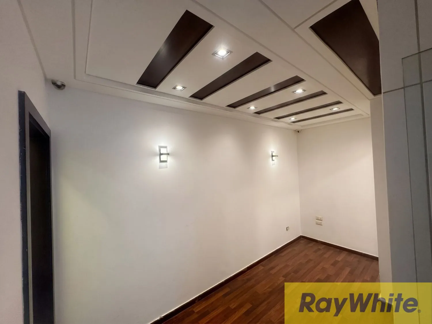 Office For Rent In Mar Elias — الصورة 4