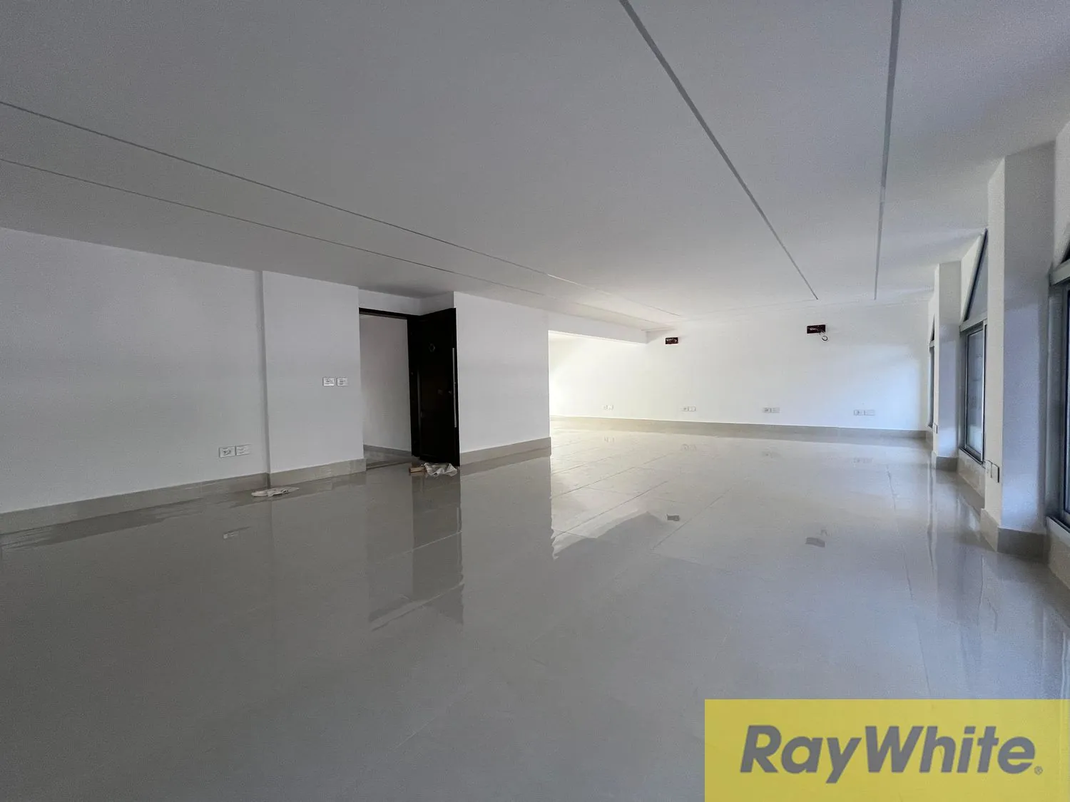 Showroom For Sale In Koraytem
