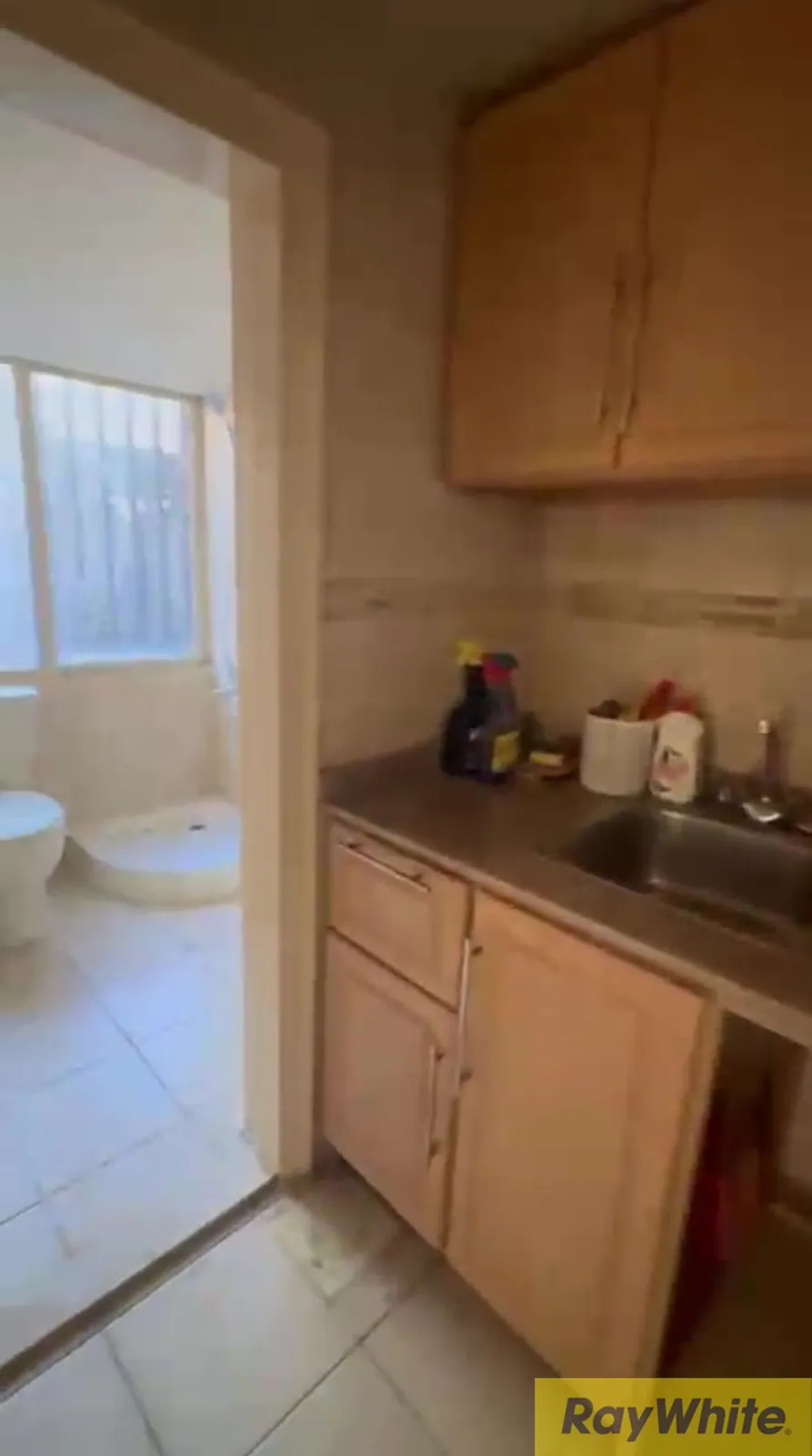 Office For Rent In Rawche — الصورة 5