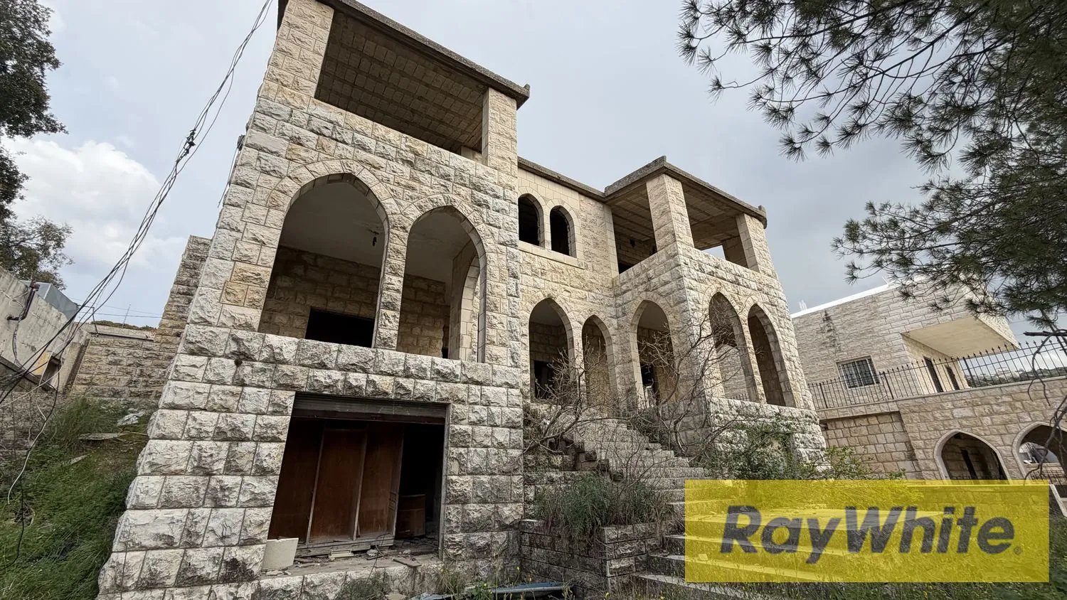 Old House With Land For Sale In Lehfed Jbeil