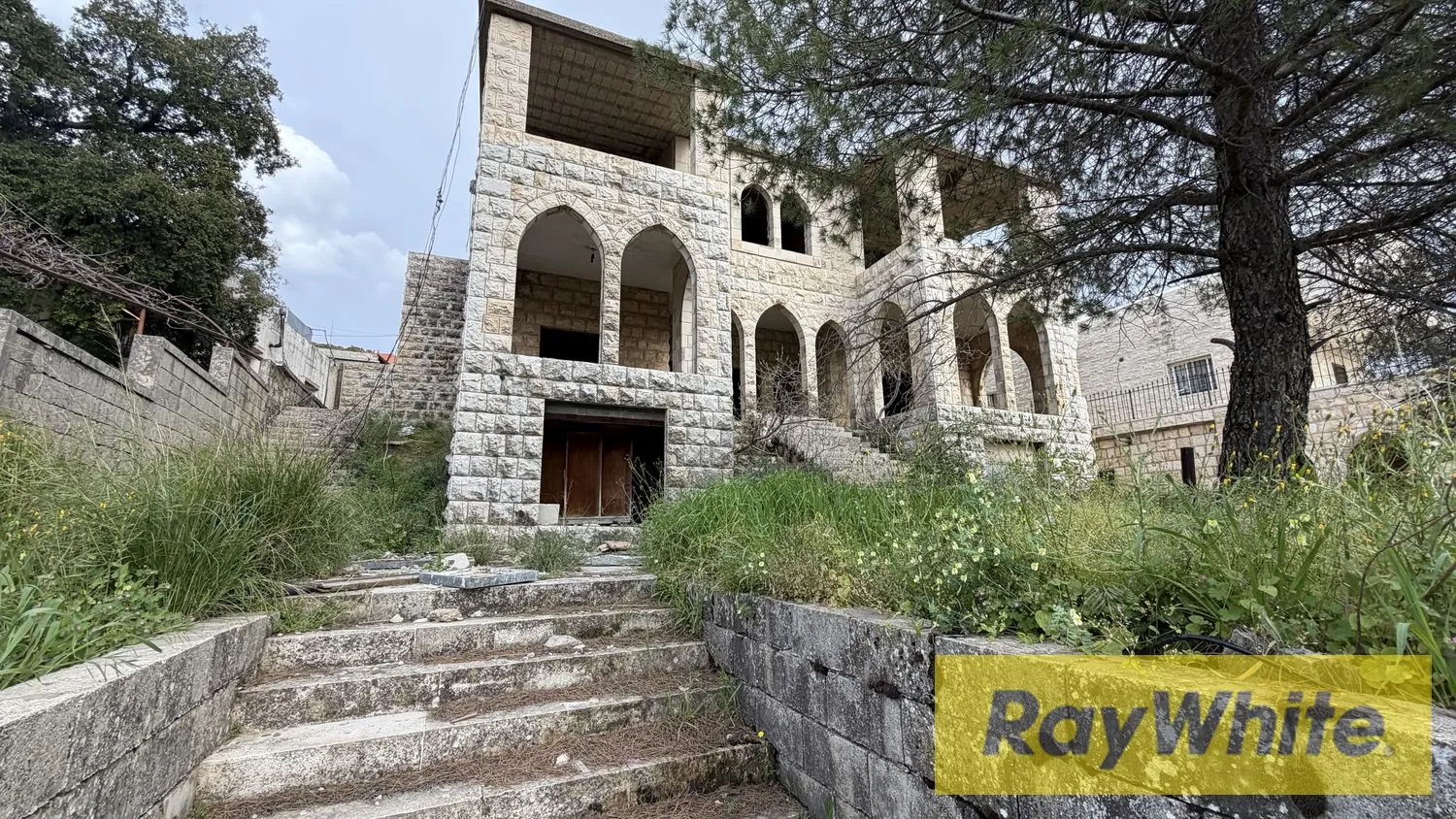 Old House With Land For Sale In Lehfed Jbeil — photo 2