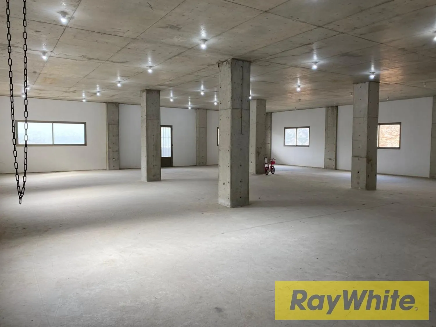 Warehouse For Rent In Bteghrine — photo 5