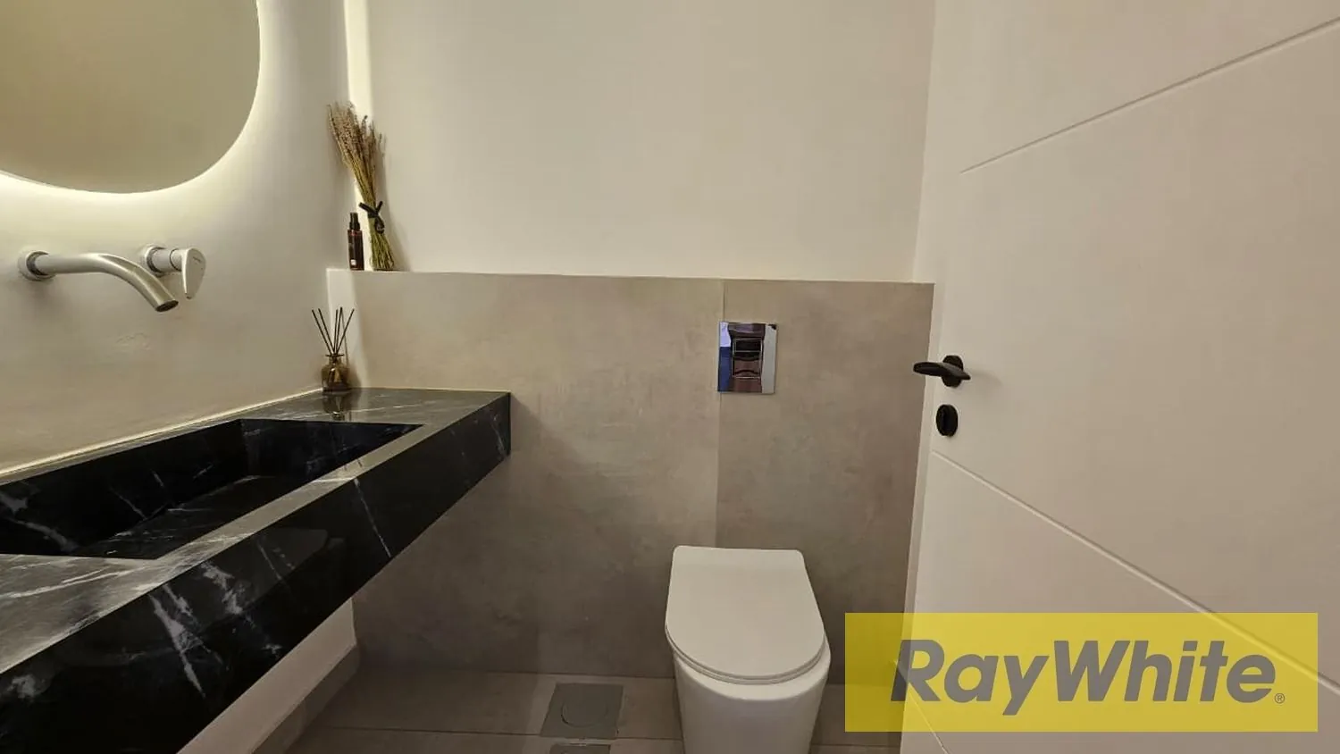 Apartment For Rent In Yarzeh| Terrace| Furnished — الصورة 5