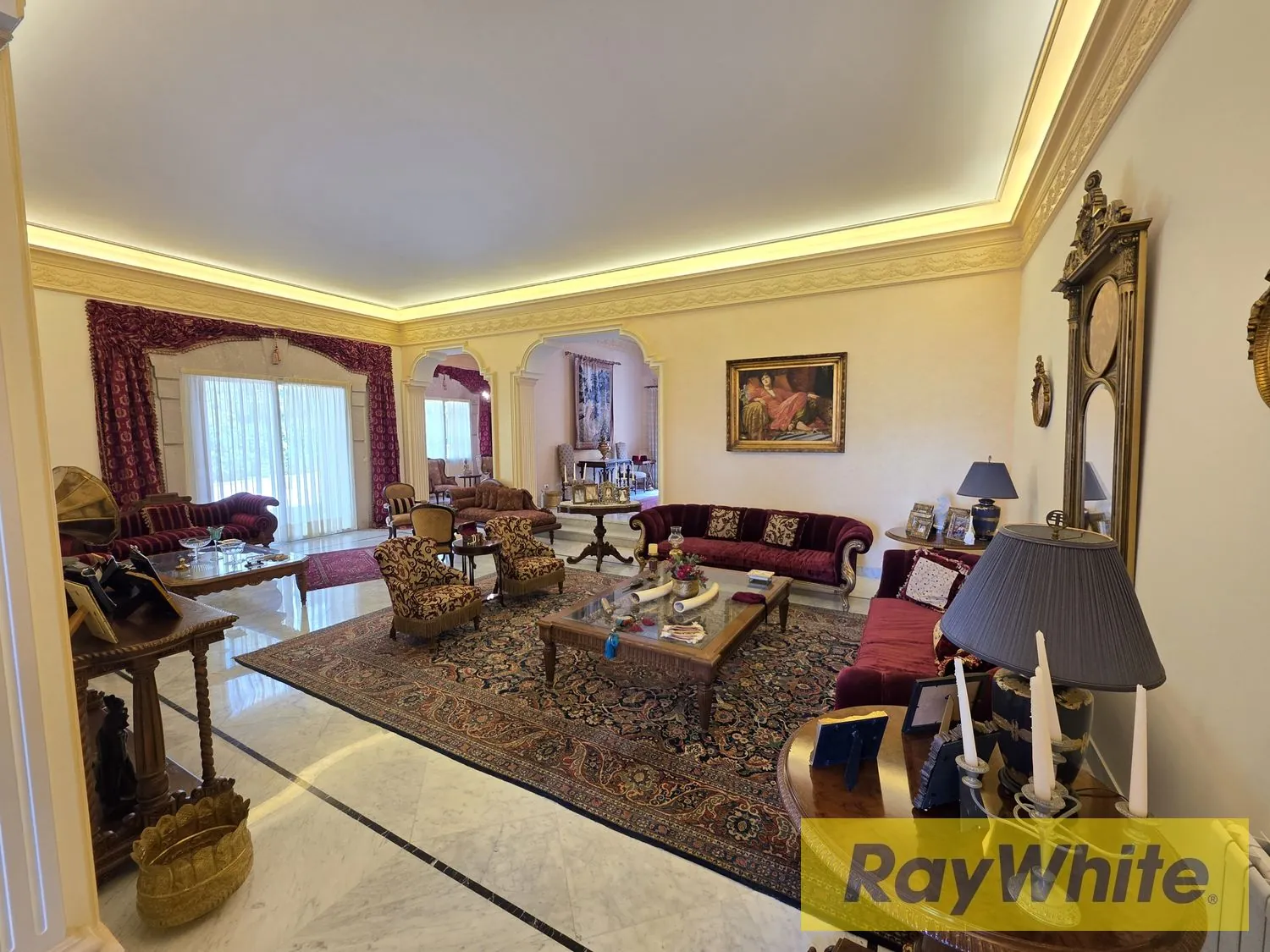 High-end Villa For Sale In Bolonia