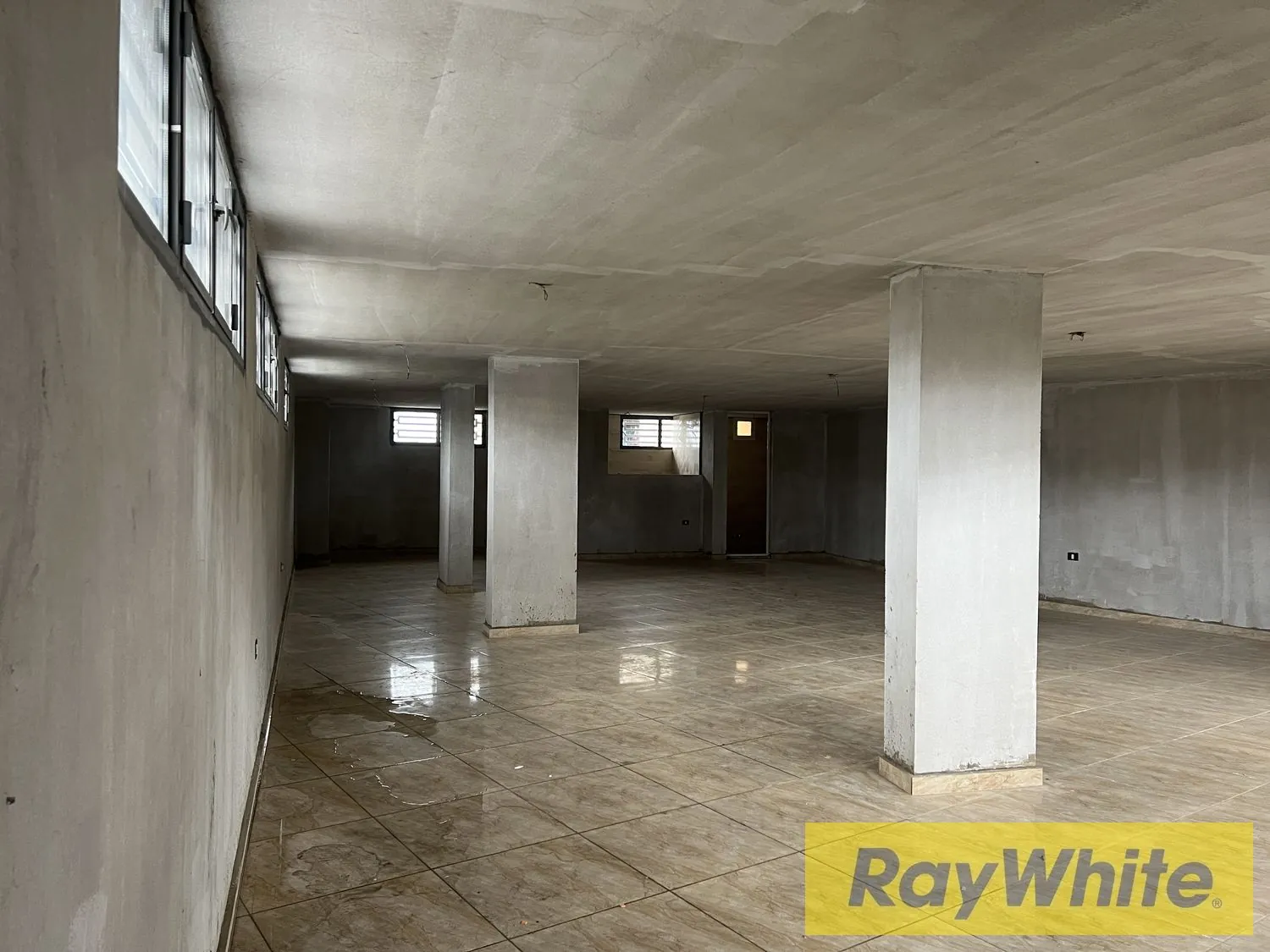 Brand New Shop For Rent Located On Shekka-el Hery Highway. — الصورة 4