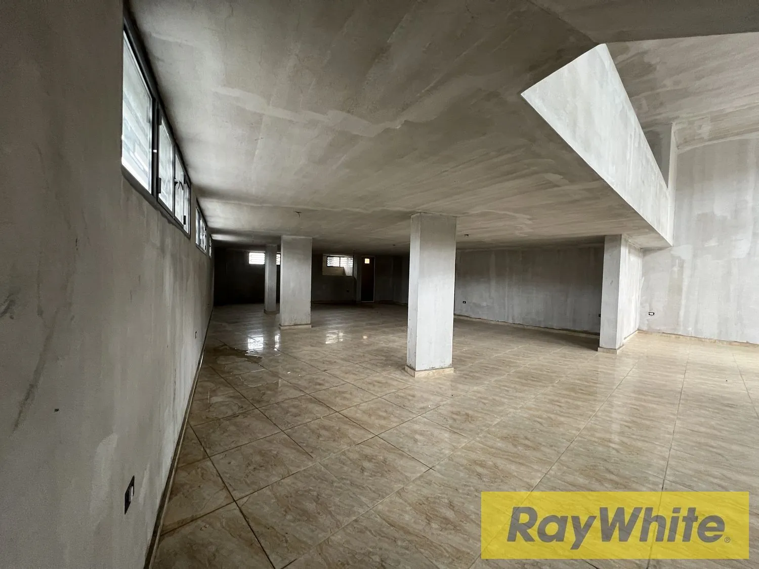 Brand New Shop For Rent Located On Shekka-el Hery Highway. — الصورة 5