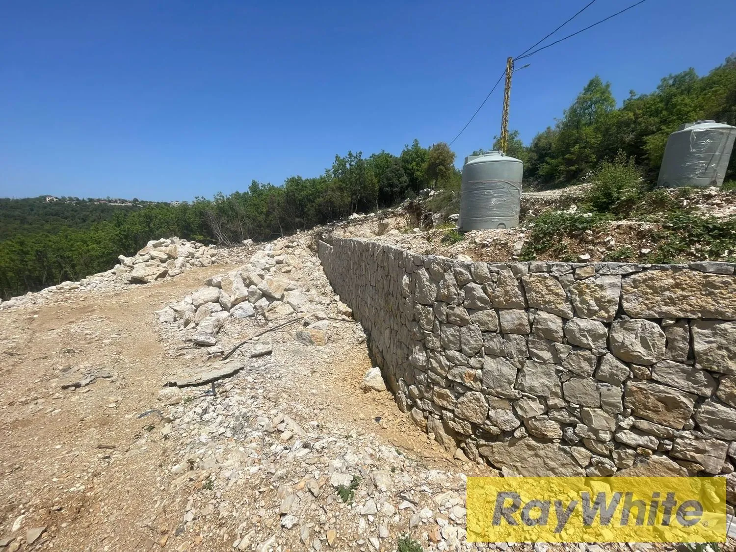 Land For Sale In Mechmech Jbeil — الصورة 3