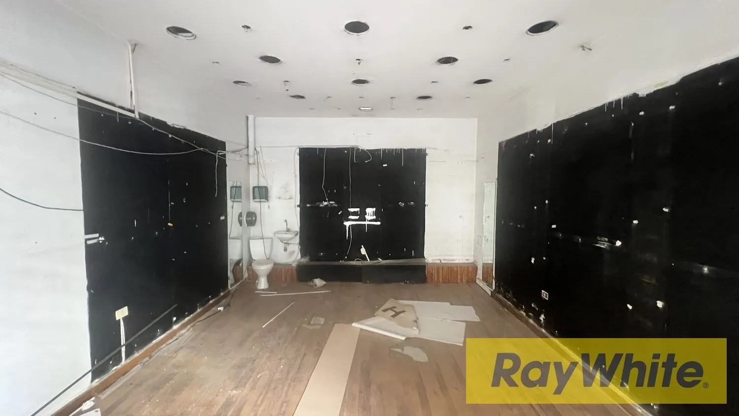 Shop For Rent In Achrafieh – Sassine — الصورة 2