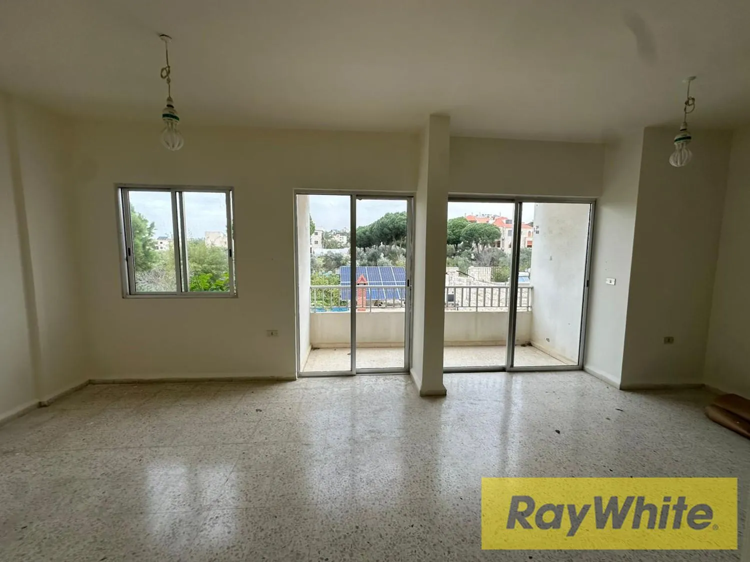Apartment For Sale In Amchit For Sale — الصورة 2