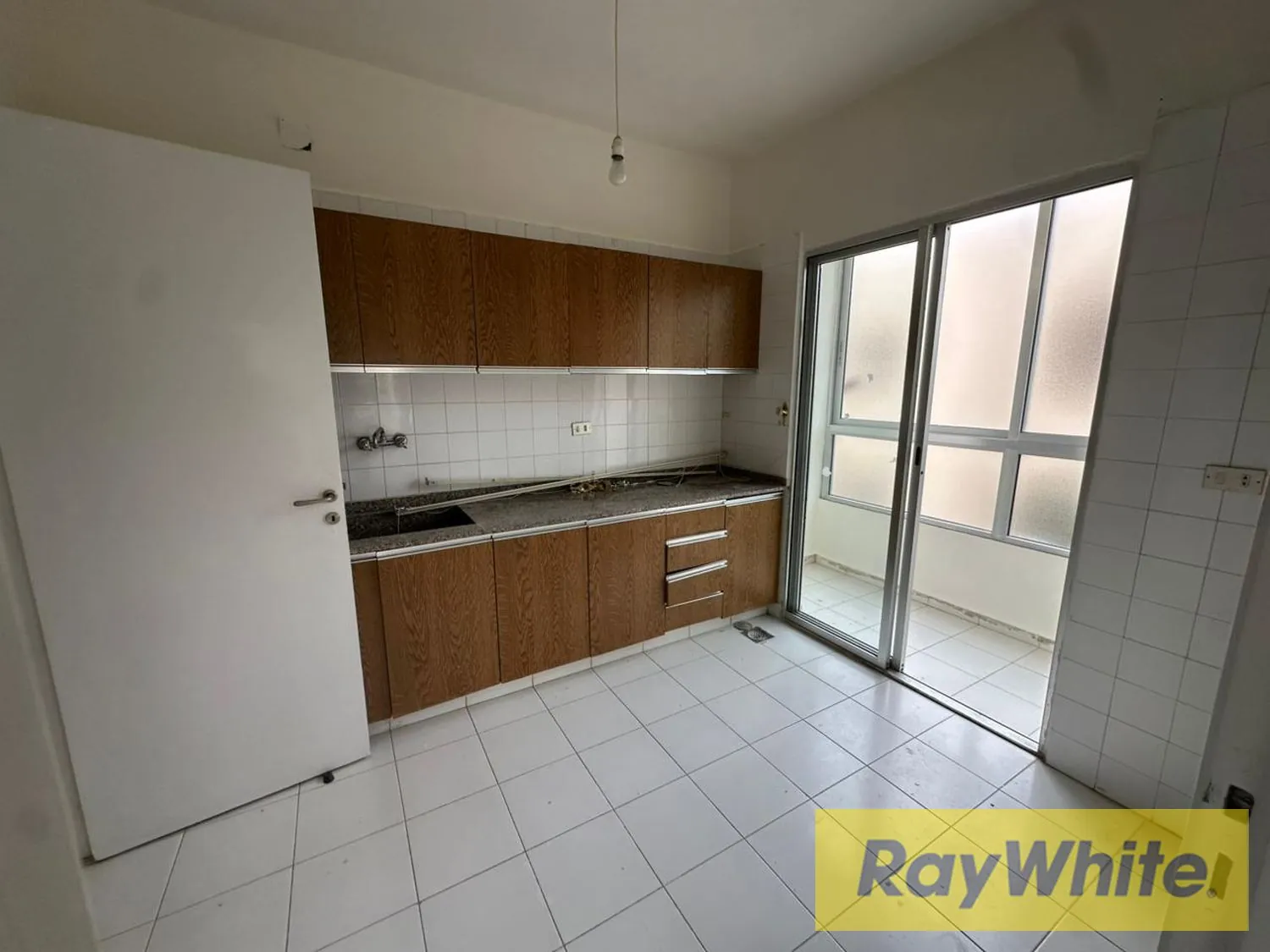 Apartment For Sale In Amchit For Sale — الصورة 4