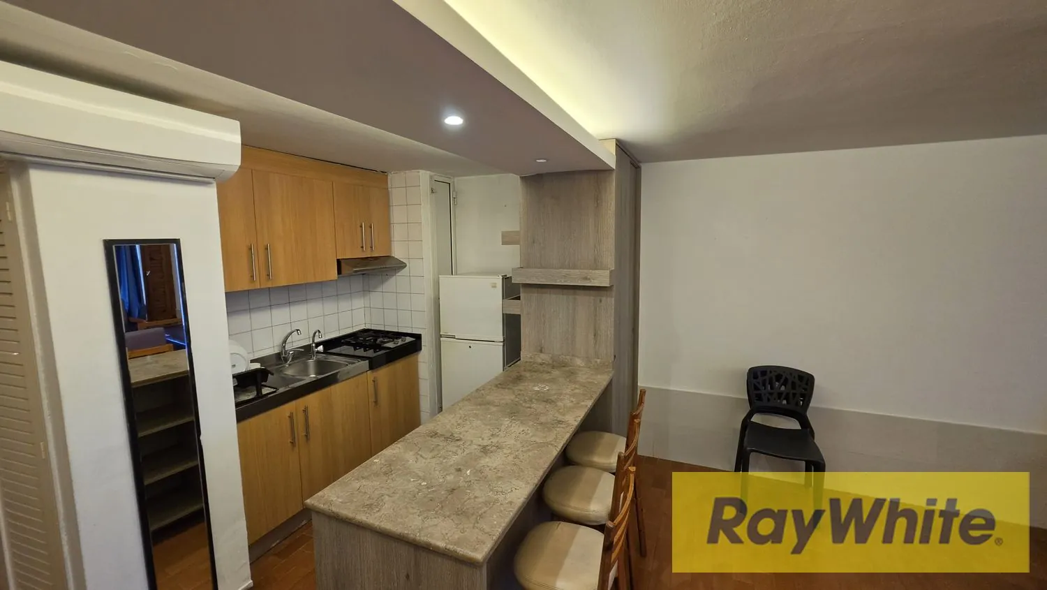 Groundfloor Chalet For Rent In Safra — الصورة 5