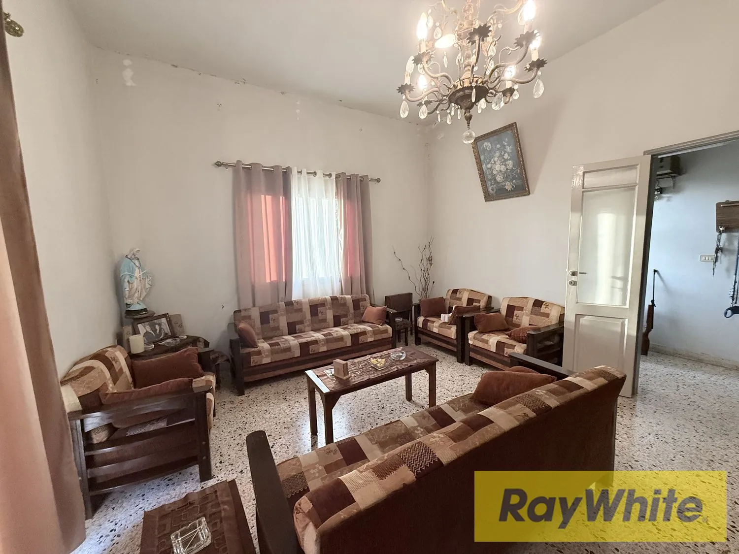 Stand Alone House For Sale On Naher Brahim Okaibe With Land ,located 1 Min From The Highway With Open Sea View — الصورة 2