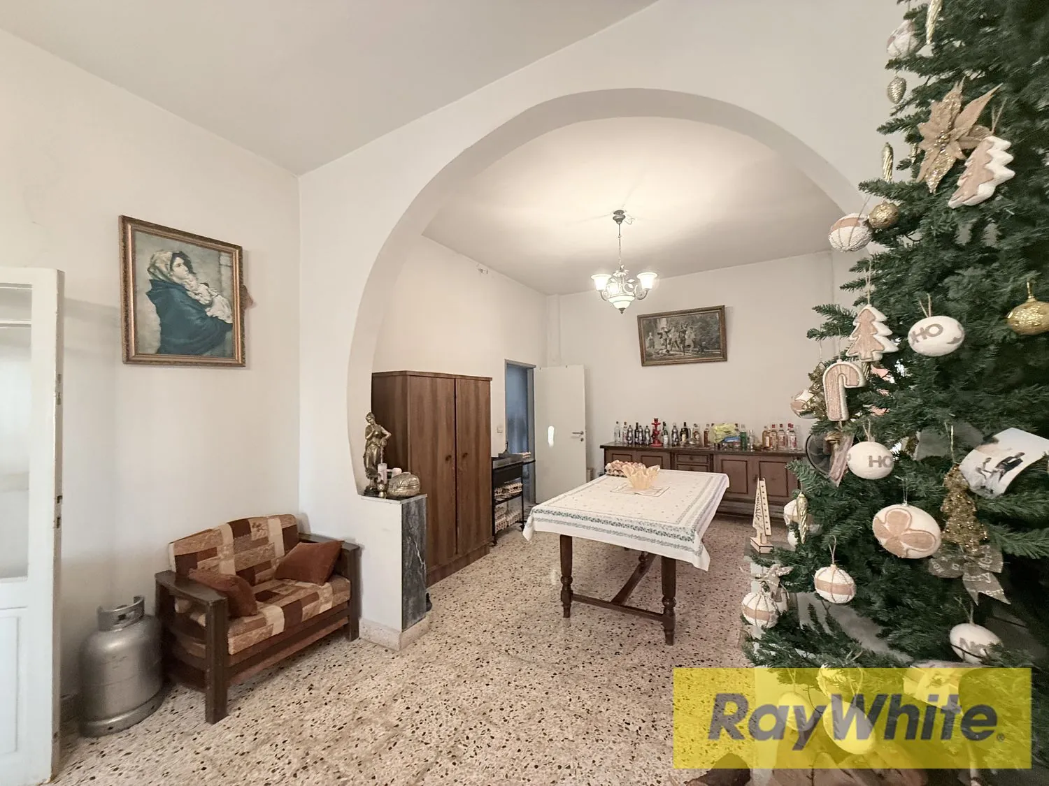 Stand Alone House For Sale On Naher Brahim Okaibe With Land ,located 1 Min From The Highway With Open Sea View — الصورة 4